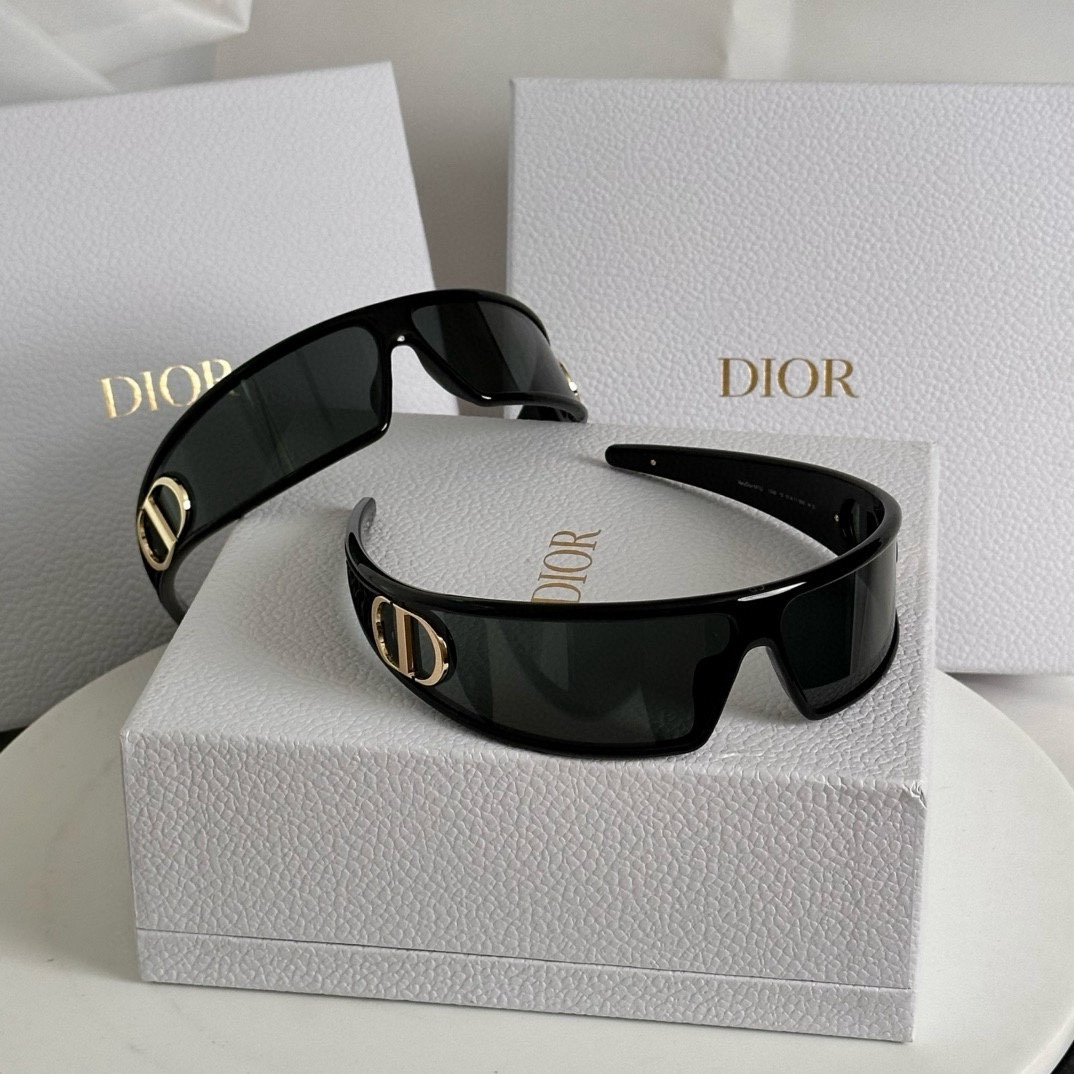 Dior winter25 VeryDiorM1U Sunglasses view 6