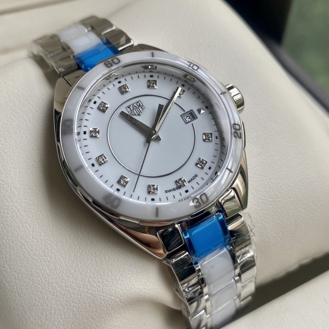 TAG Heuer Aquaracer Ceramic Quartz 33mm Watch view 1