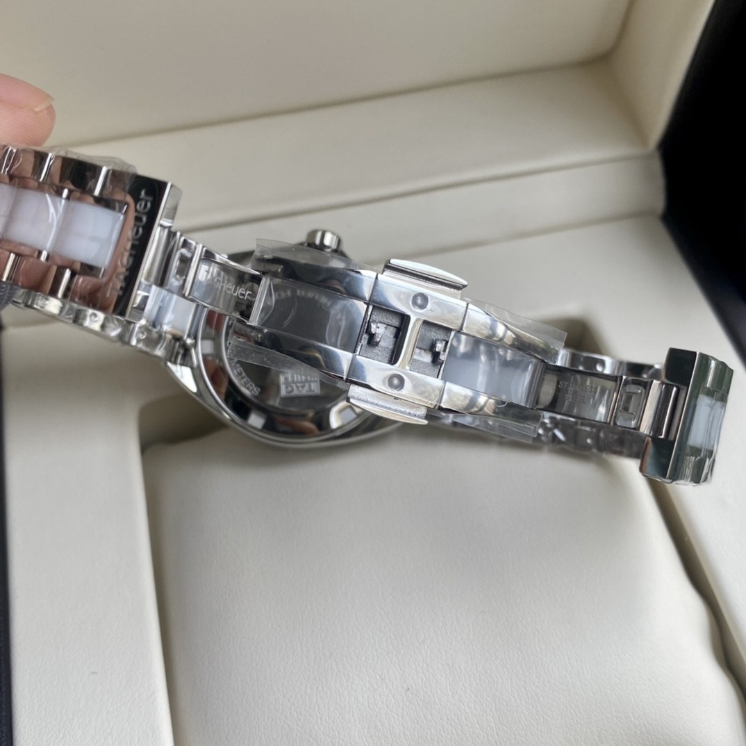 TAG Heuer Aquaracer Ceramic Quartz 33mm Watch view 5