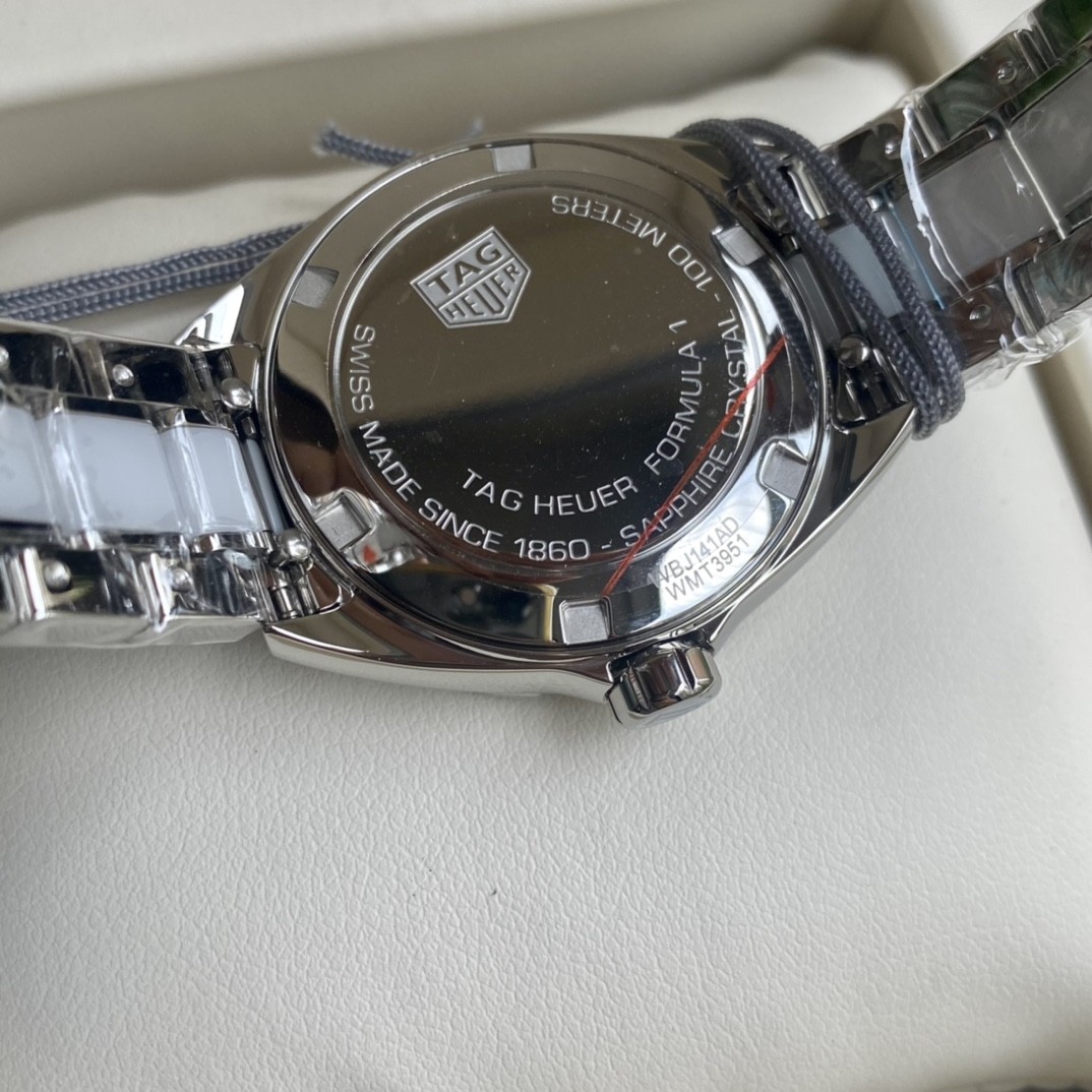 TAG Heuer Aquaracer Ceramic Quartz 33mm Watch view 6
