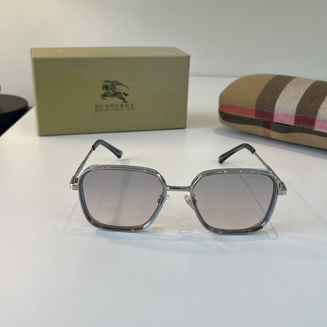 Burberry 2026 Sunglasses view 3