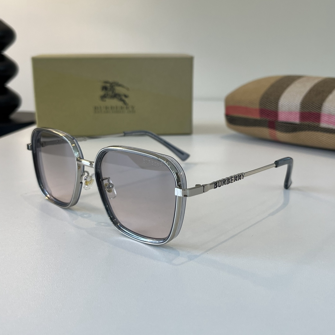 Burberry 2026 Sunglasses view 4