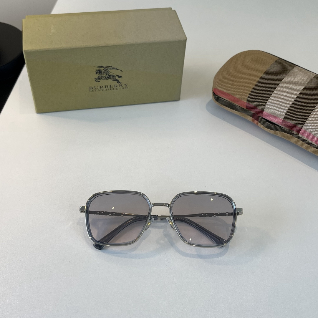 Burberry 2026 Sunglasses view 5