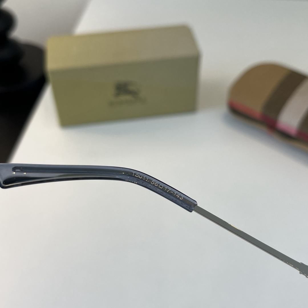 Burberry 2026 Sunglasses view 9