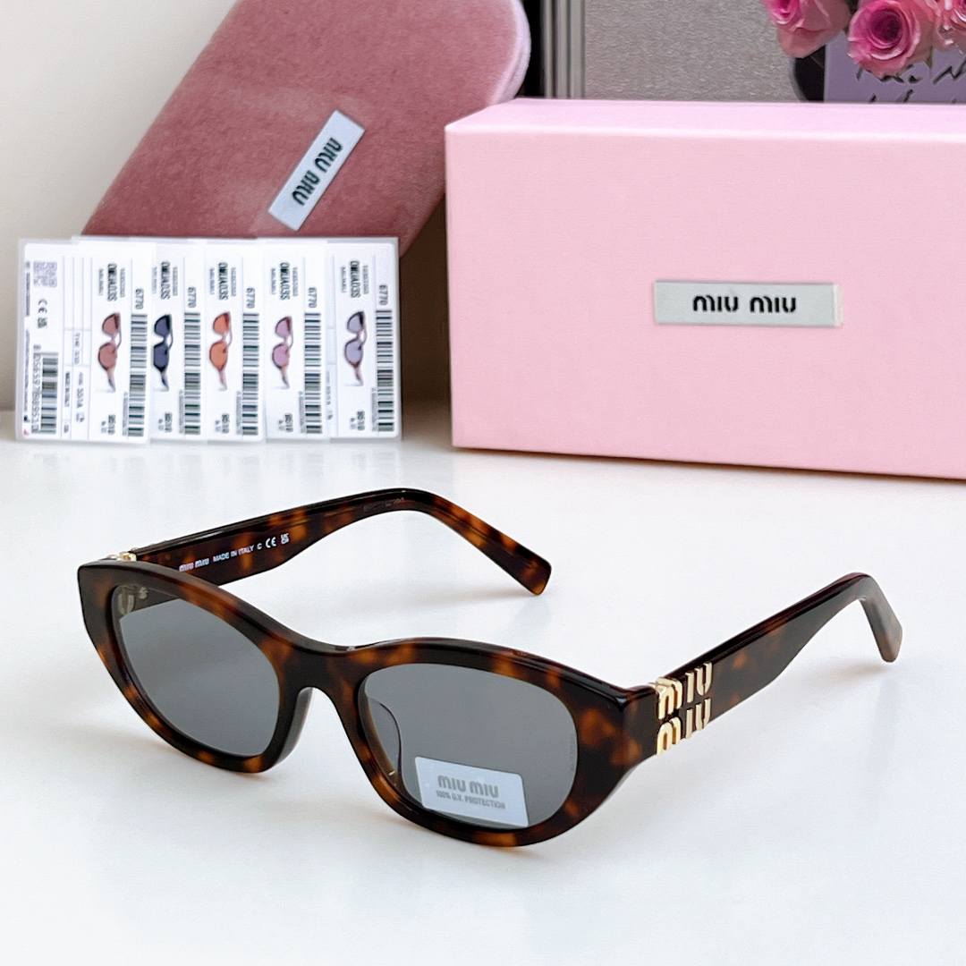 Miu Miu 11w SMUA03S Size 53-19-140 1408160 Sunglasses view 2
