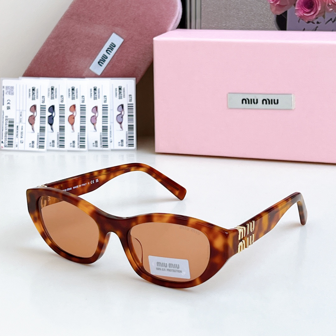 Miu Miu 11w SMUA03S Size 53-19-140 1408160 Sunglasses view 3