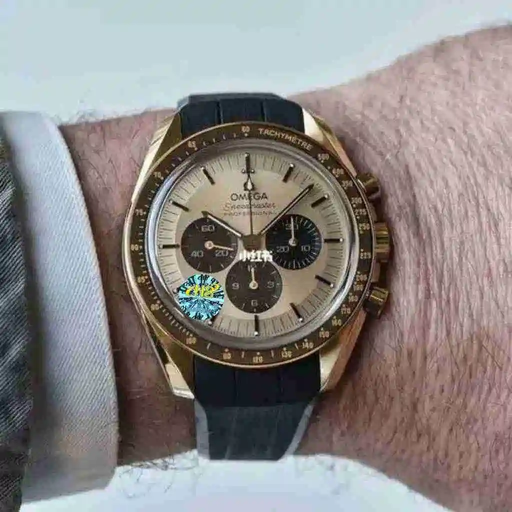 Omega New O me ga Speedmaster Series The case is 42mm Watch view 2
