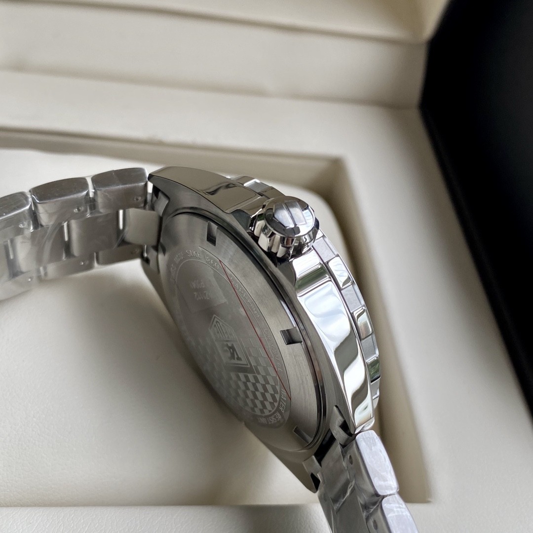 TAG Heuer Formula 1 Quartz 41mm Watch view 3