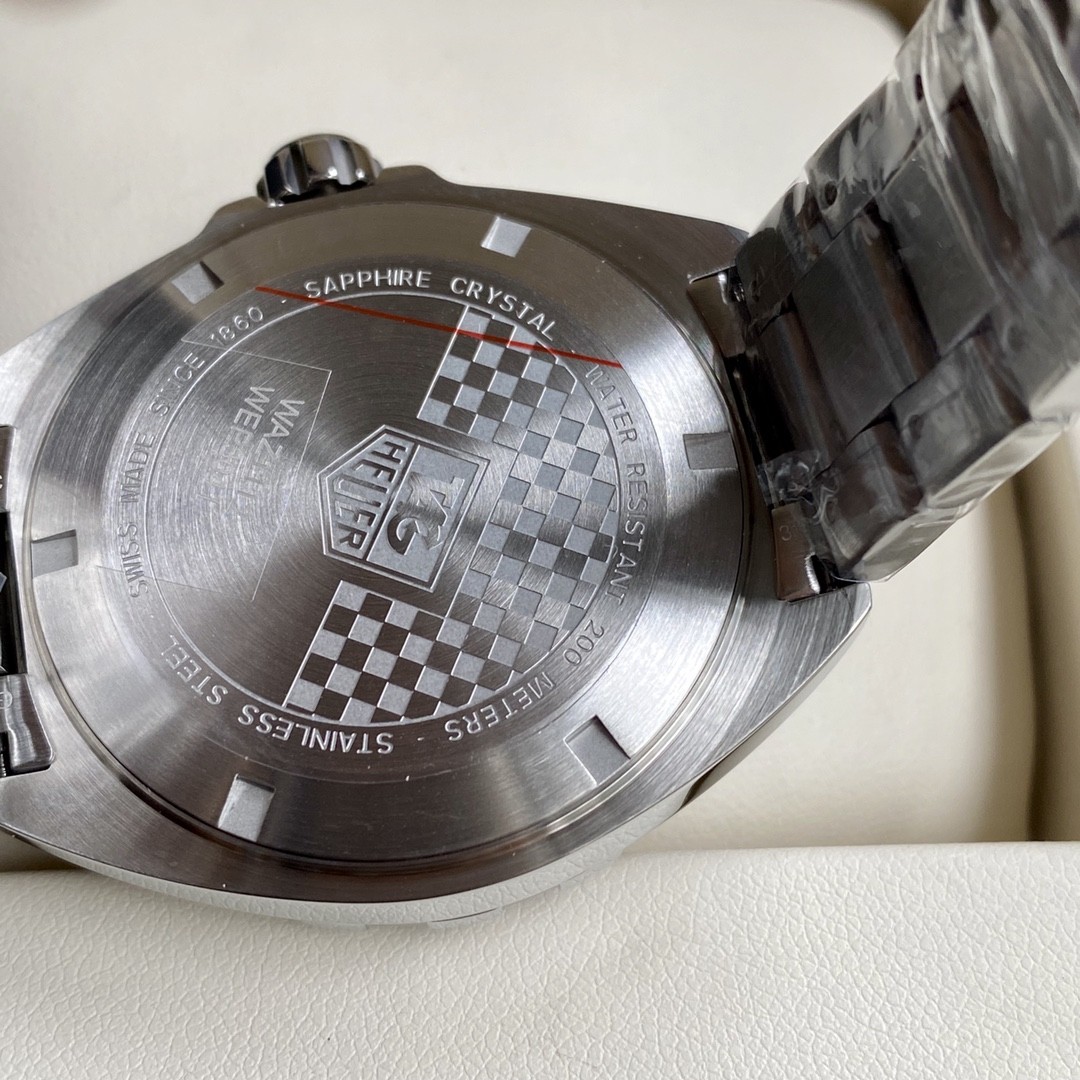 TAG Heuer Formula 1 Quartz 41mm Watch view 4