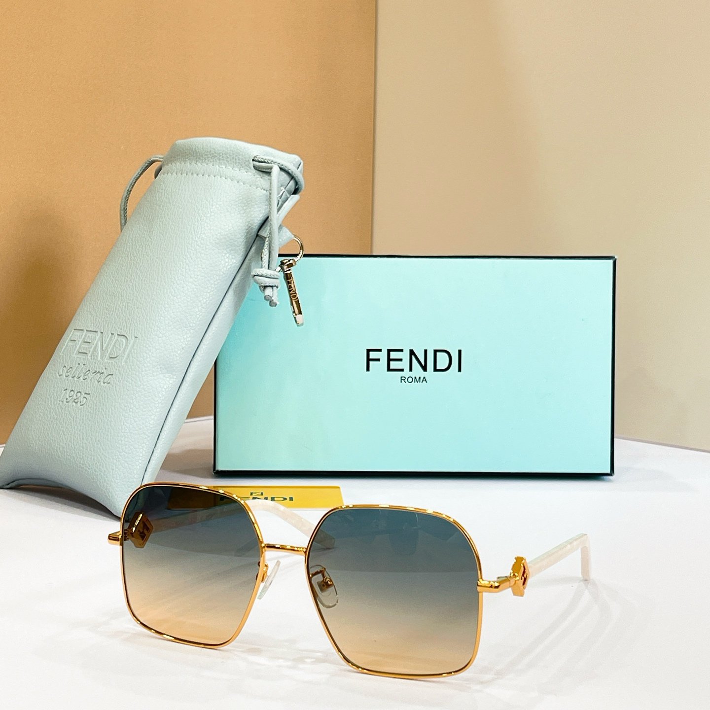 Fendi EL:FE40218U Size 58-15-140 Sunglasses view 1