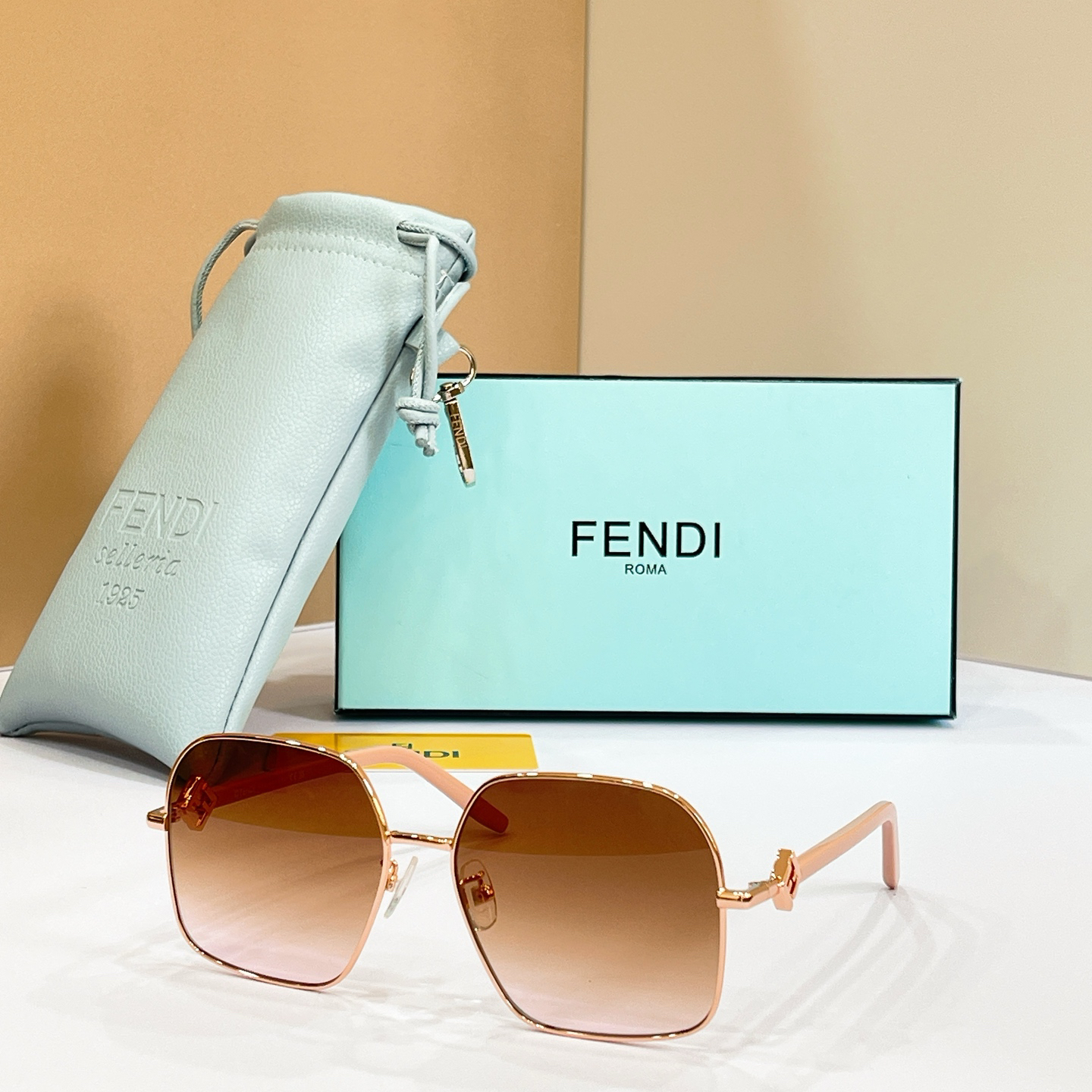 Fendi EL:FE40218U Size 58-15-140 Sunglasses view 4