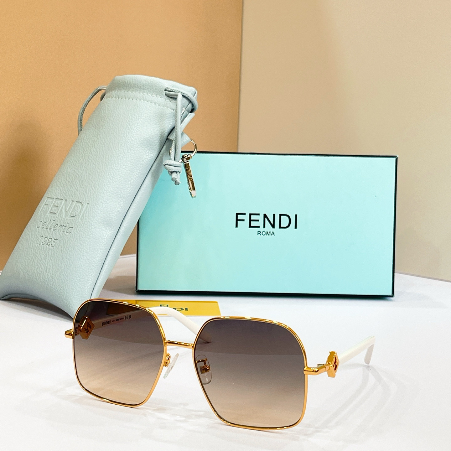 Fendi EL:FE40218U Size 58-15-140 Sunglasses view 5