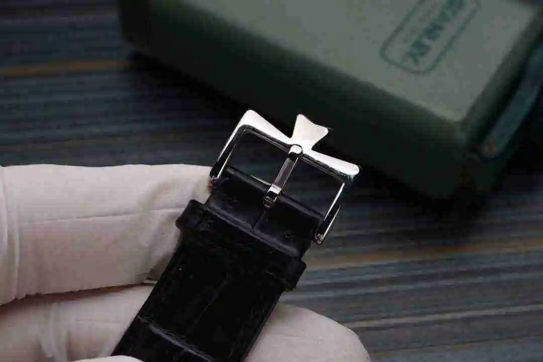 General Watches Vacheron Constantin Jiangshi Dandun White 580 Gold 600 Diamond+30 Watch view 3