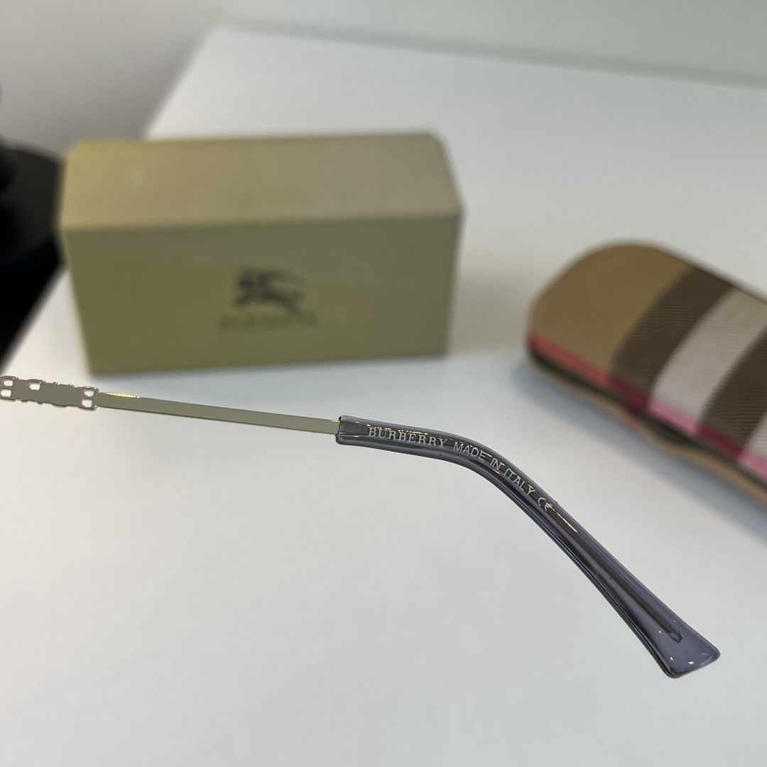 Burberry 2026 Sunglasses view 11