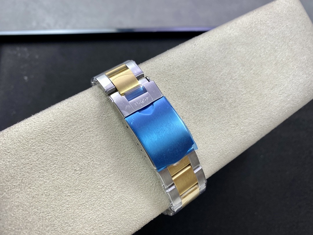 Tudor Stainless Steel Automatic Watch view 9