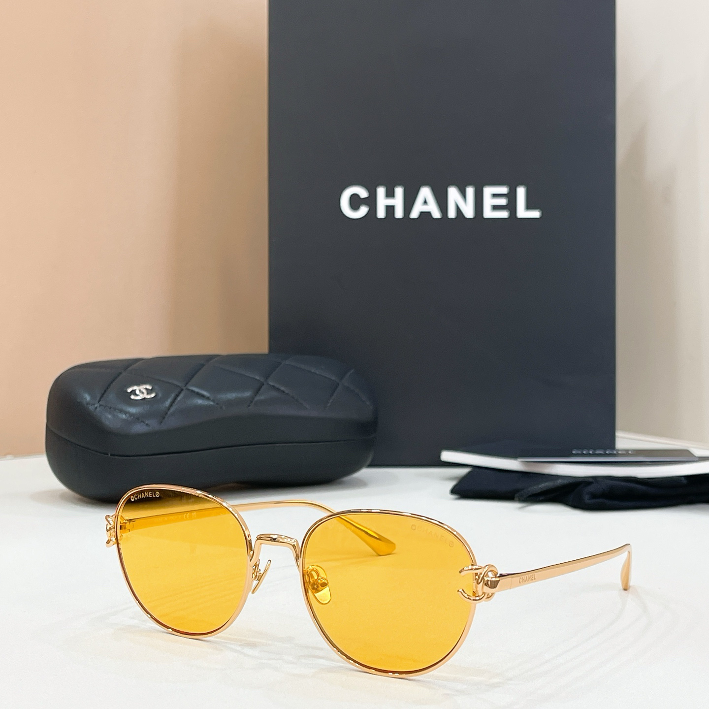 CHANE EL:2232 Size 52-19-145 Sunglasses view 1