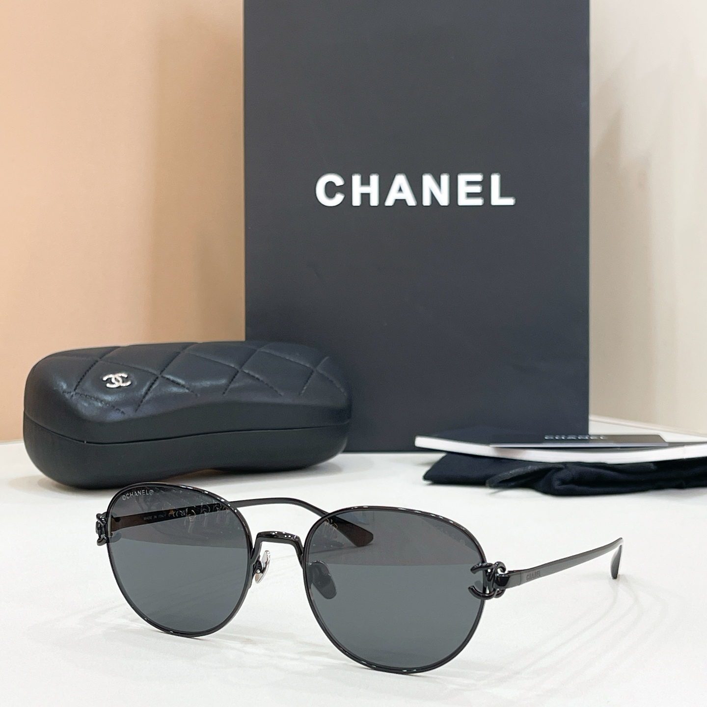 CHANE EL:2232 Size 52-19-145 Sunglasses view 2