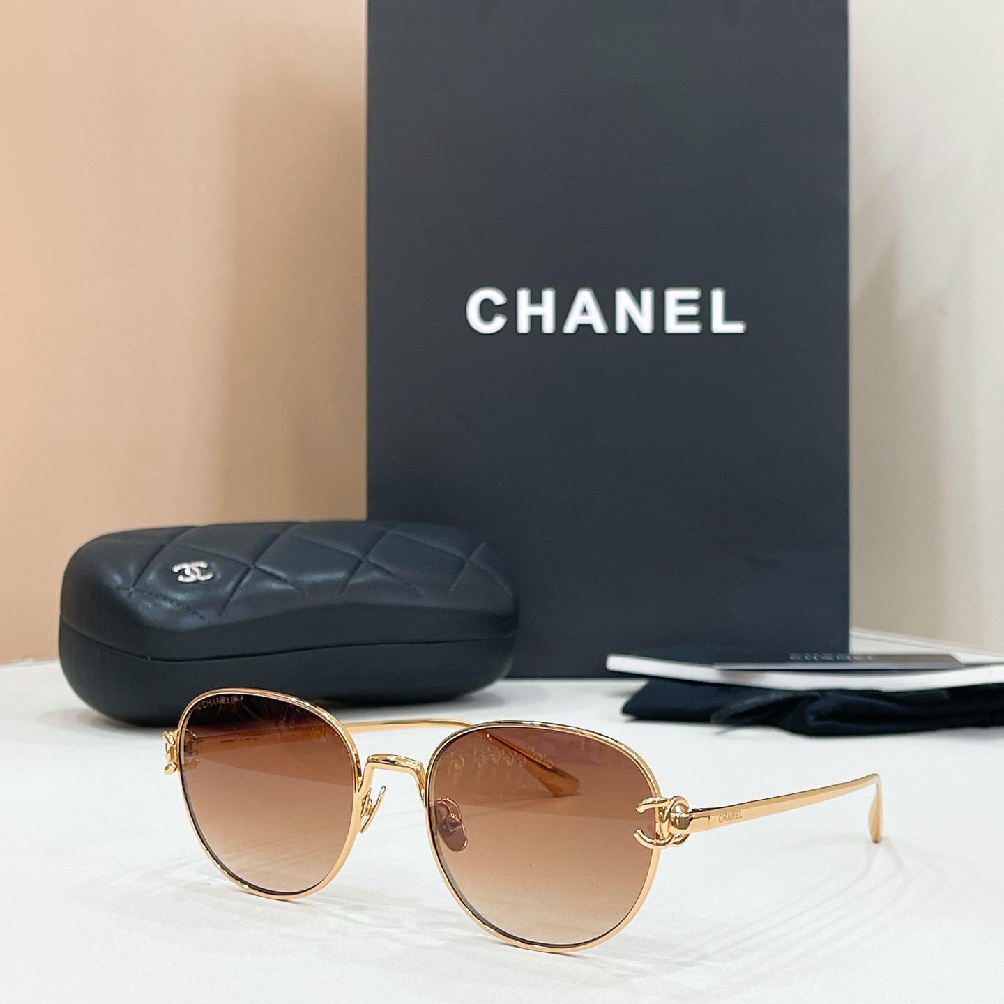 CHANE EL:2232 Size 52-19-145 Sunglasses view 3