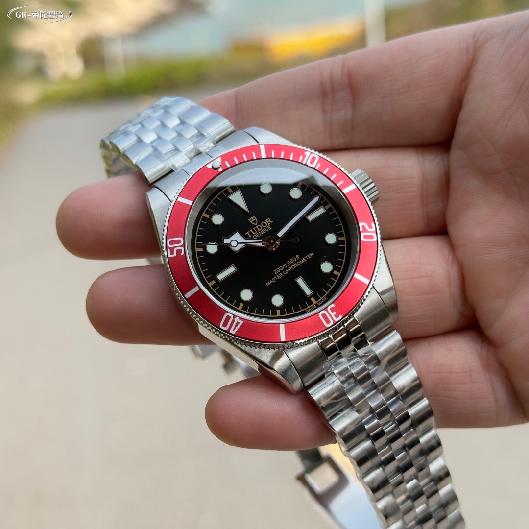Rolex Submariner Watch view 2