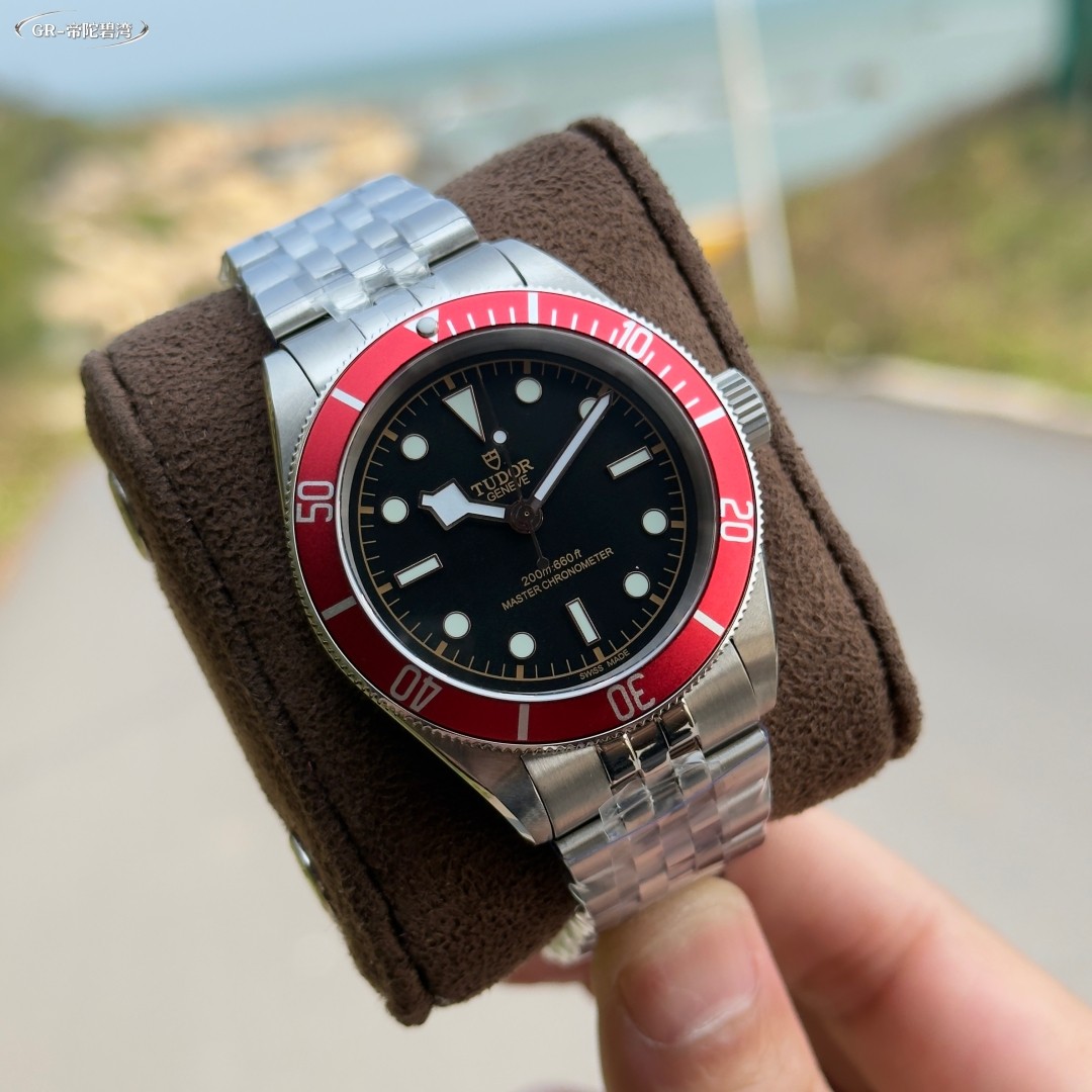Rolex Submariner Watch view 5