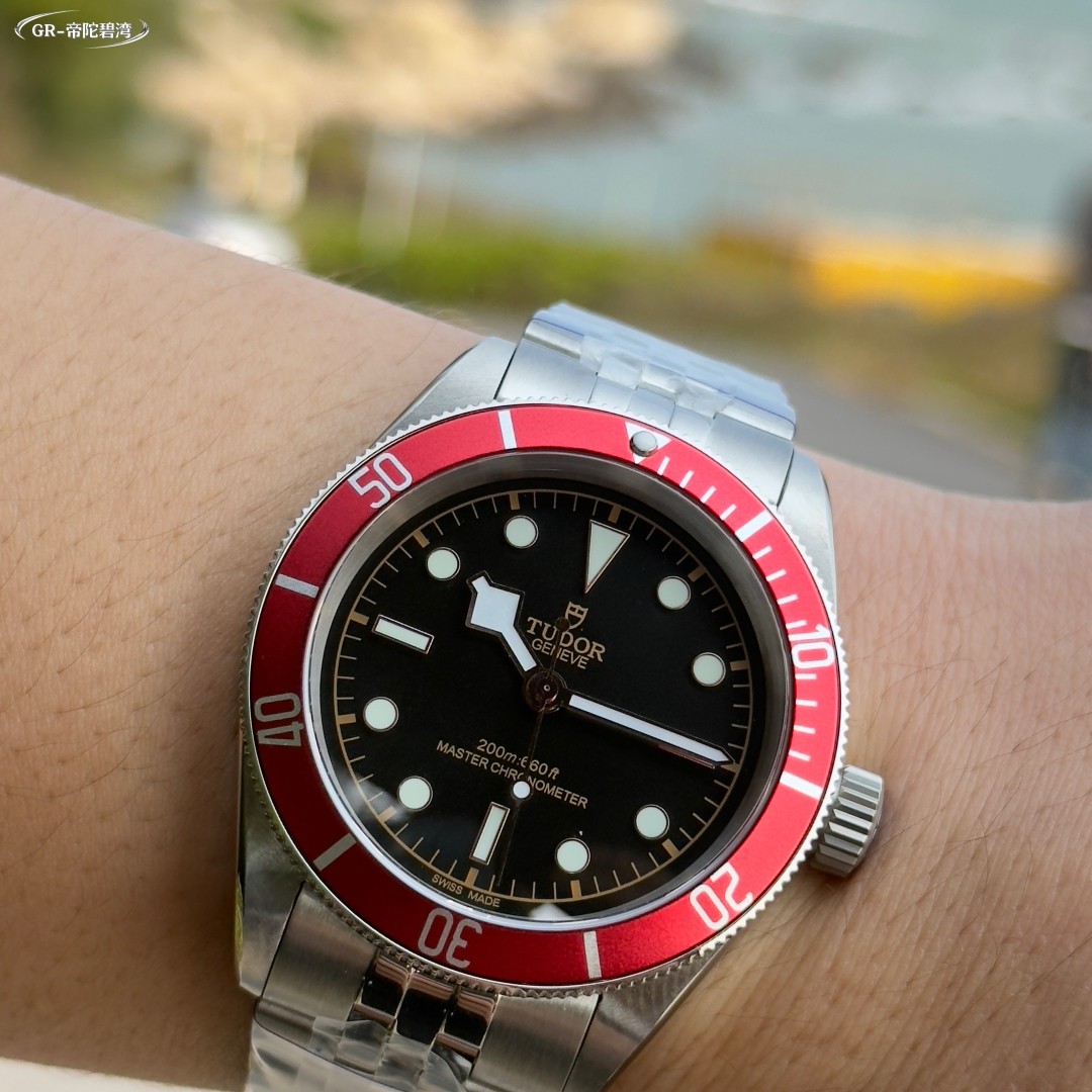 Rolex Submariner Watch view 7