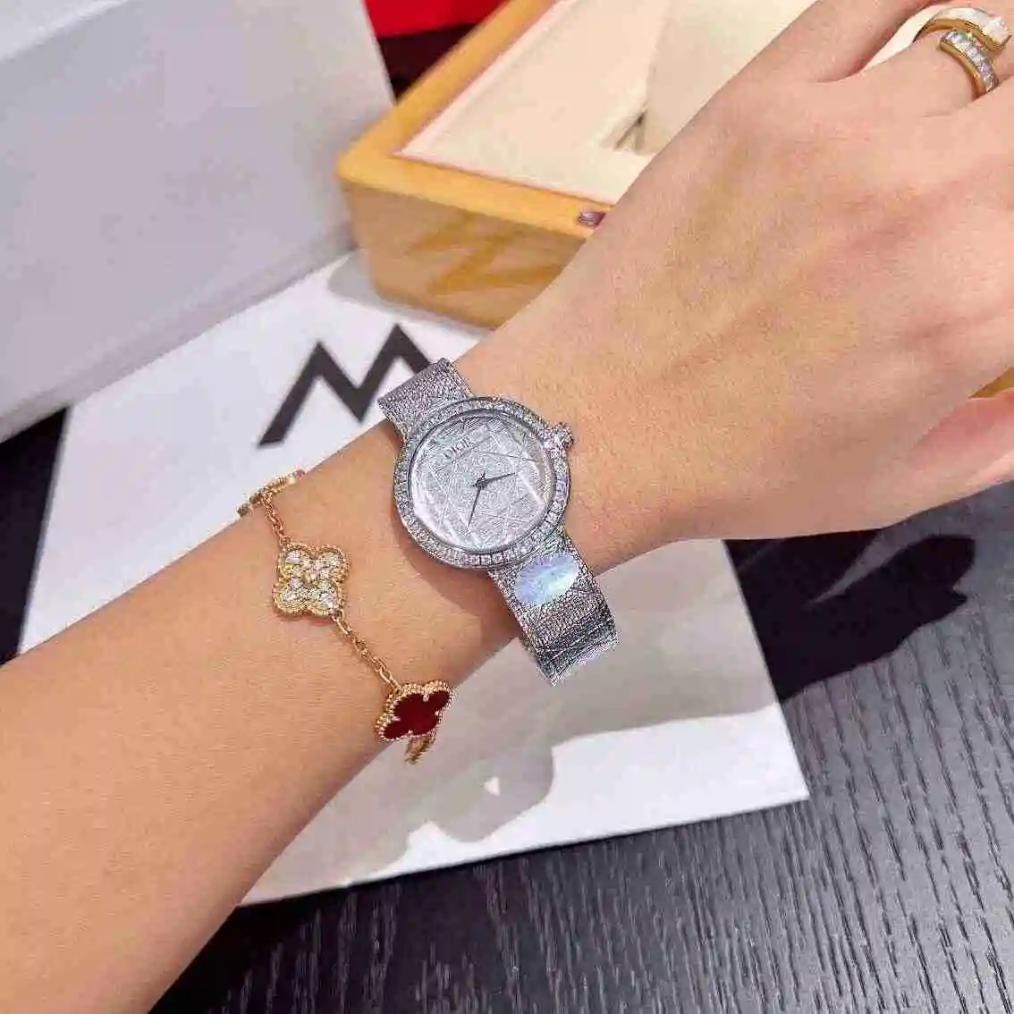 General Watches DIOR Dior Watch Women's Watch with Original Fully Automatic Mechanical Movement Top Grade 316 Precision Steel Case with Mineral Super Strong Mirror Diameter 30mm KK02450 view 3