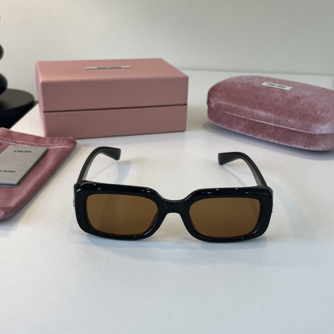 Miu Miu miumiu , Sunglasses view 3