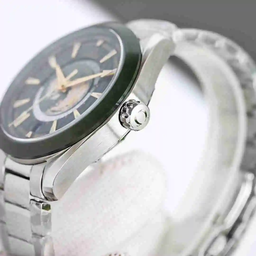 General Watches New Seahorse Watch view 4
