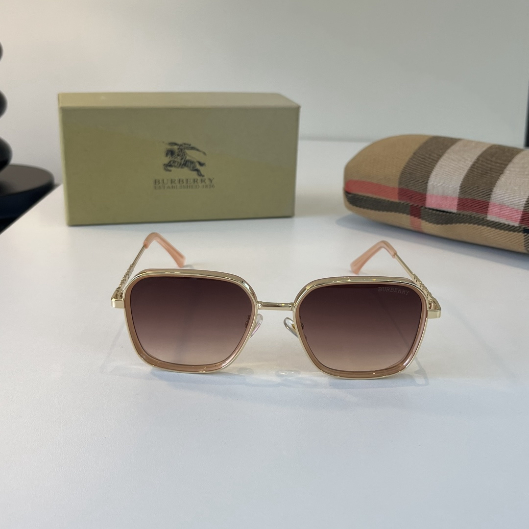 Burberry 2026 Sunglasses view 3