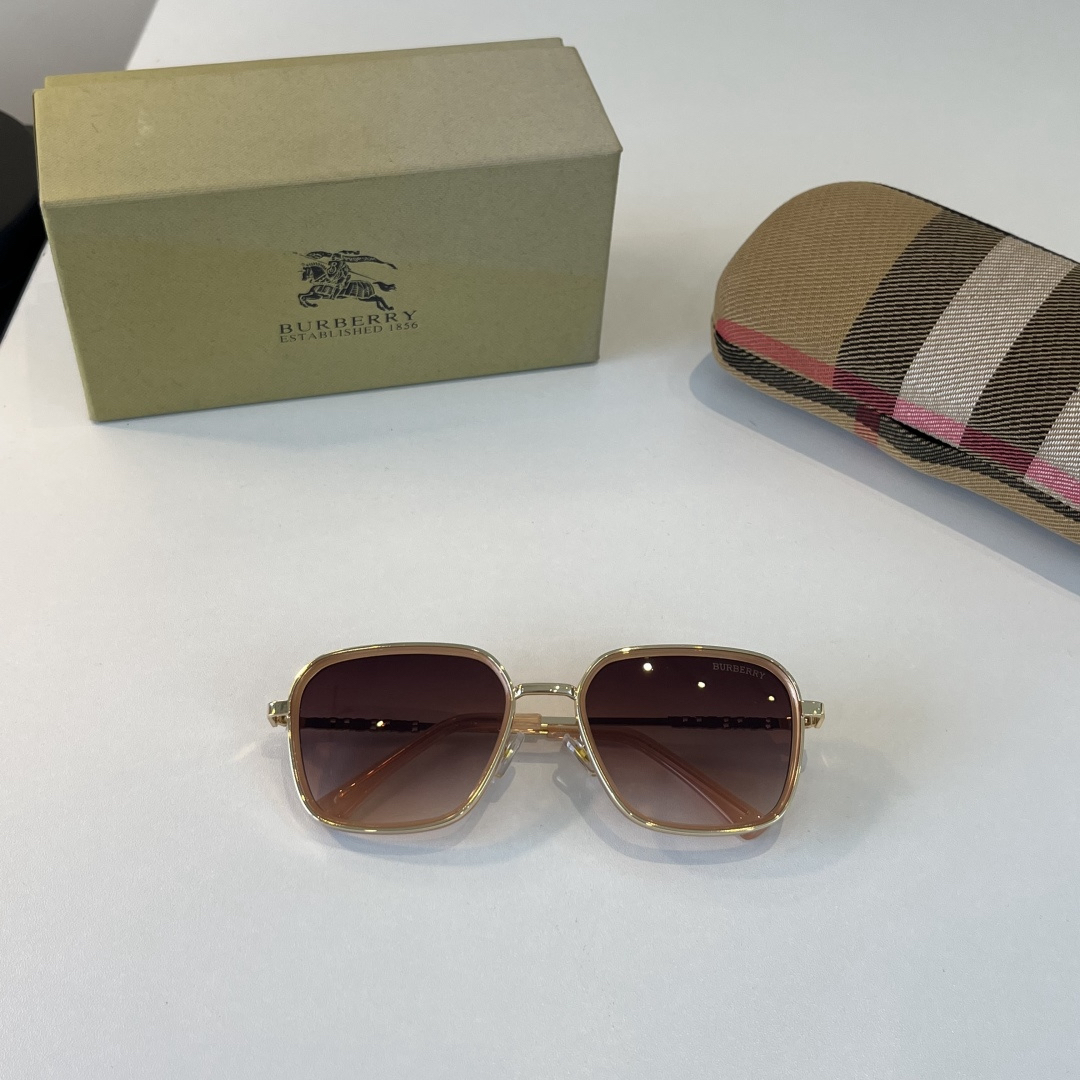 Burberry 2026 Sunglasses view 5