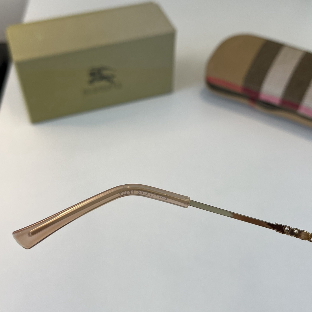 Burberry 2026 Sunglasses view 10
