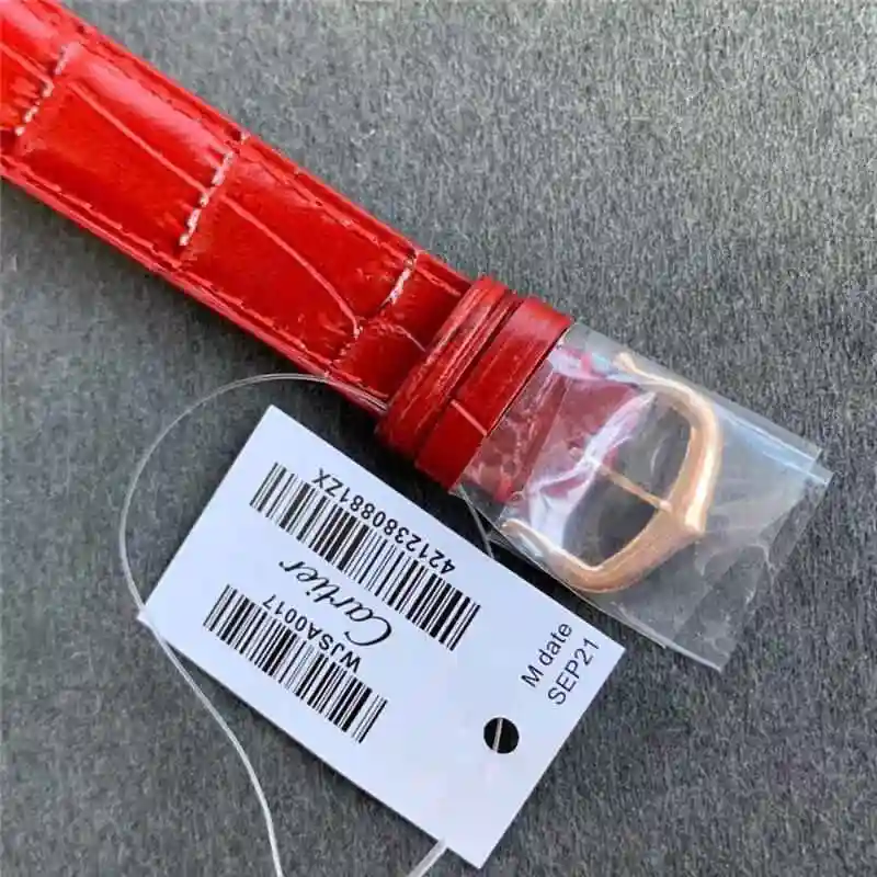 Cartier Santos Dumont series men's clothing: 43.5x31.4mm thickness 7.3mm, women's clothing 38x27.5mm thickness 7.3mm Watch view 5