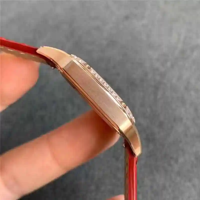 Cartier Santos Dumont series men's clothing: 43.5x31.4mm thickness 7.3mm, women's clothing 38x27.5mm thickness 7.3mm Watch view 6