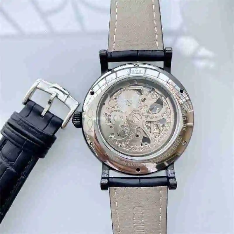 General Watches LK82 with a diameter of 43mm and a thickness of 12mm Watch view 2