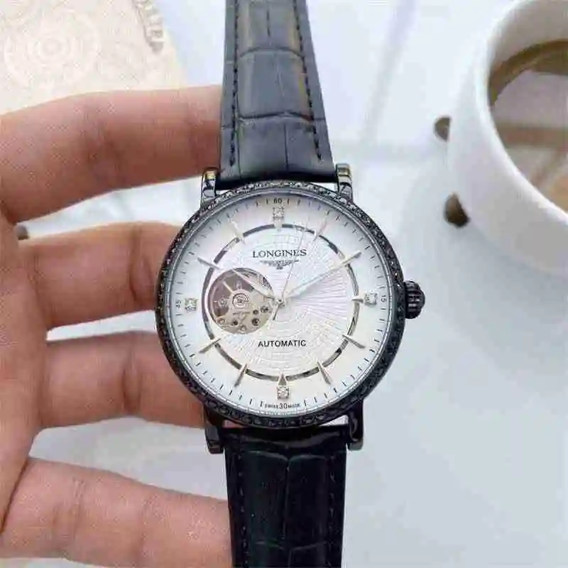 General Watches LK82 with a diameter of 43mm and a thickness of 12mm Watch view 4