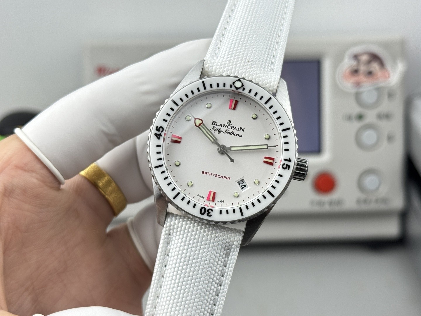 Ceramic Watch view 3