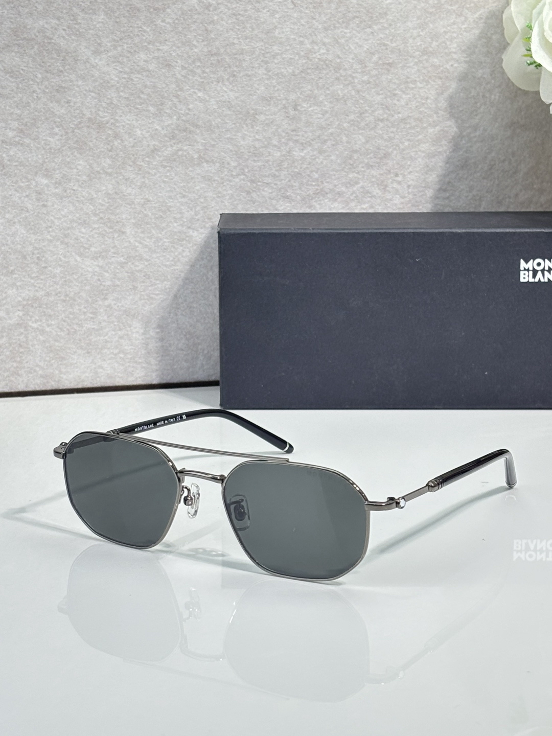 MONT BLAN EL:MB0481S Size 55 20 Sunglasses view 2
