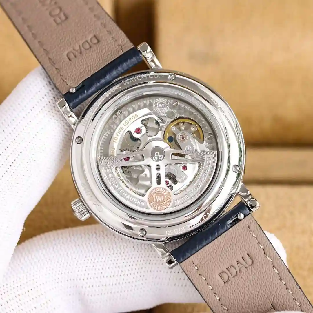 General Watches IWC Wan Guo Bai 1300 Gold 1350 Watch view 4