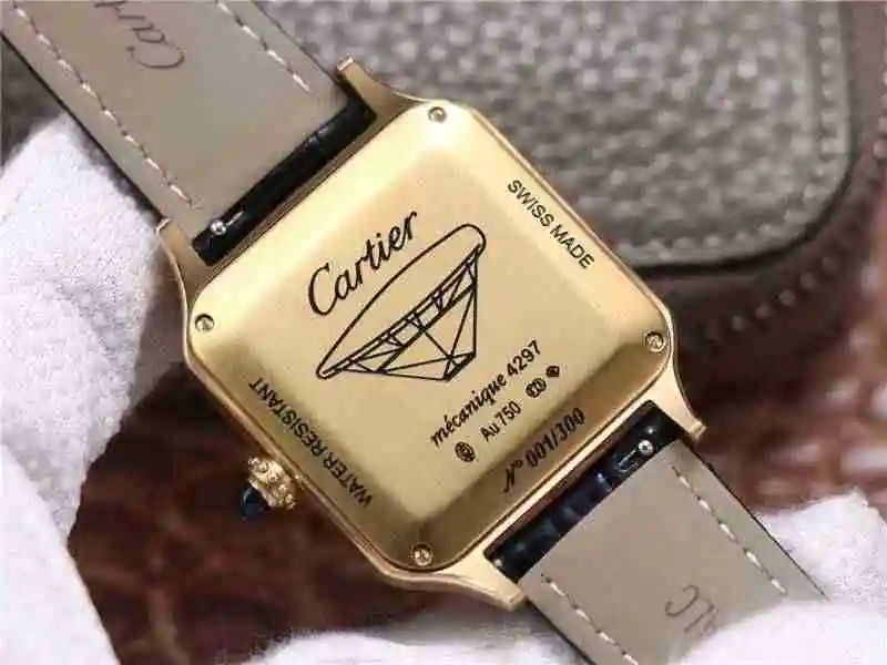 Cartier Santos-DUMONT Men's 49mmX36mm Thickness 9mm, Women's 44mmX33mm Thickness 9mm Watch view 4