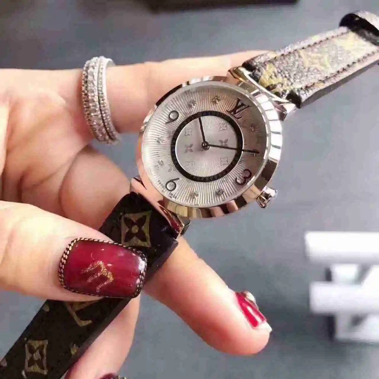 General Watches LV watch for women with original fully automatic mechanical movement, top grade 316 precision steel case with mineral super strong mirror diameter 34mm KK02750 view 7