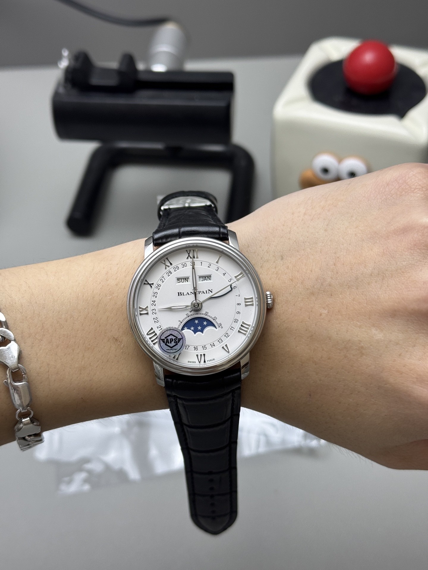 Audemars Piguet Watch view 6