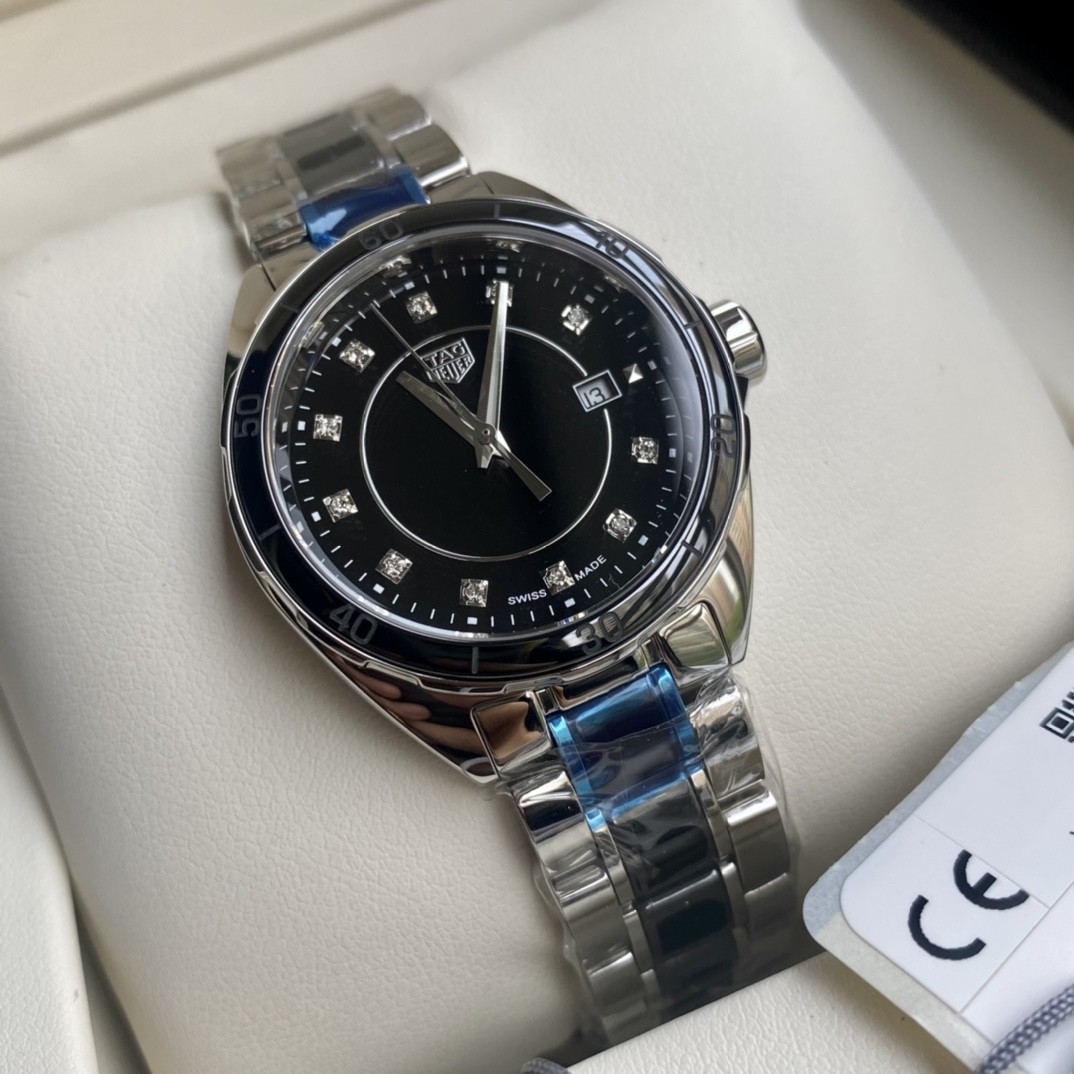 TAG Heuer Aquaracer Ceramic Quartz 33mm Watch view 1