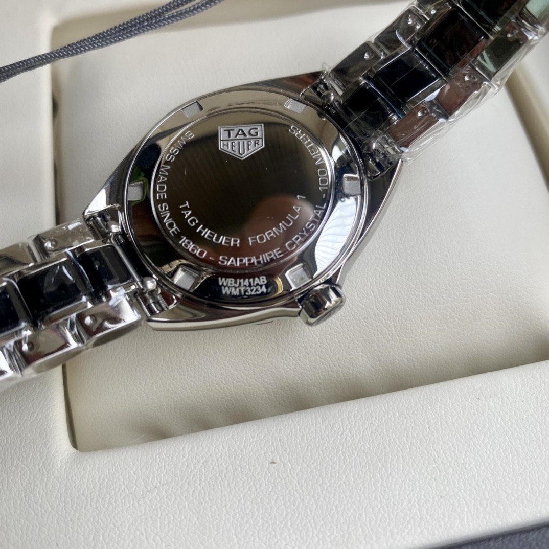 TAG Heuer Aquaracer Ceramic Quartz 33mm Watch view 6
