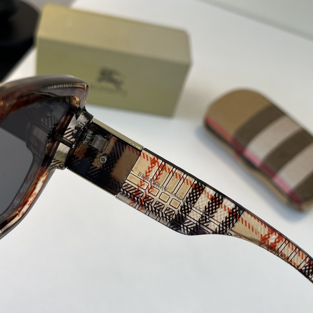 Burberry 2026 Sunglasses view 11