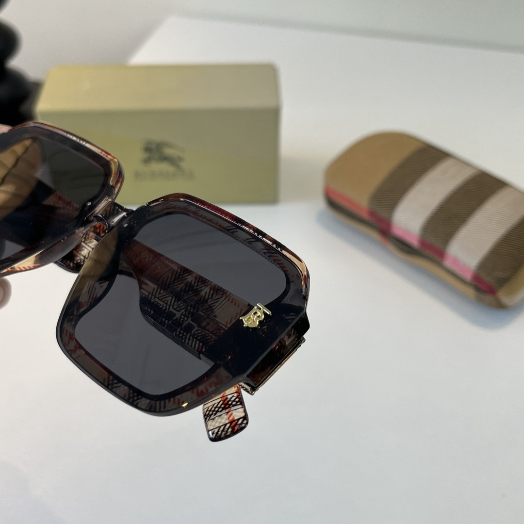 Burberry 2026 Sunglasses view 7