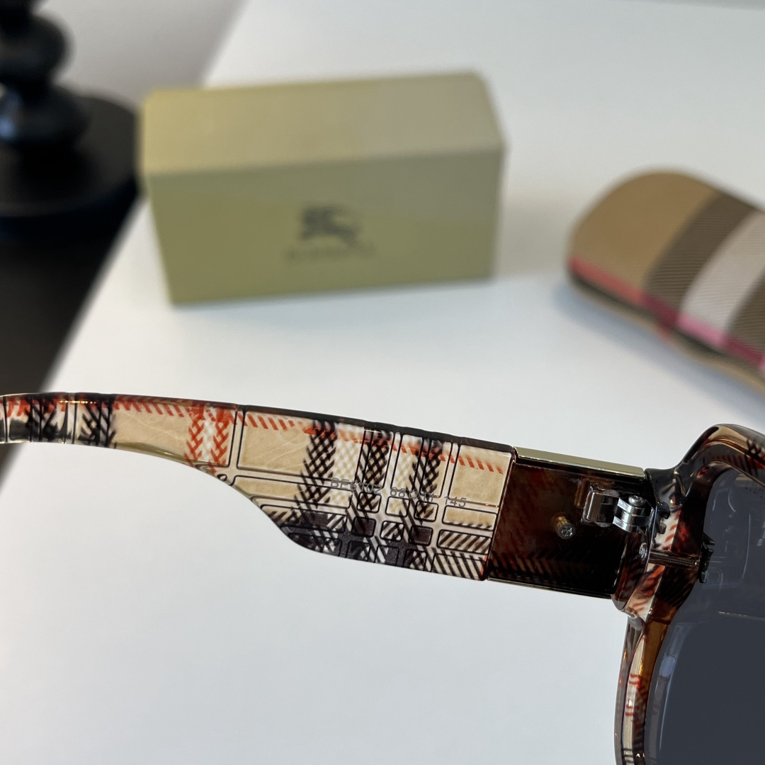 Burberry 2026 Sunglasses view 10