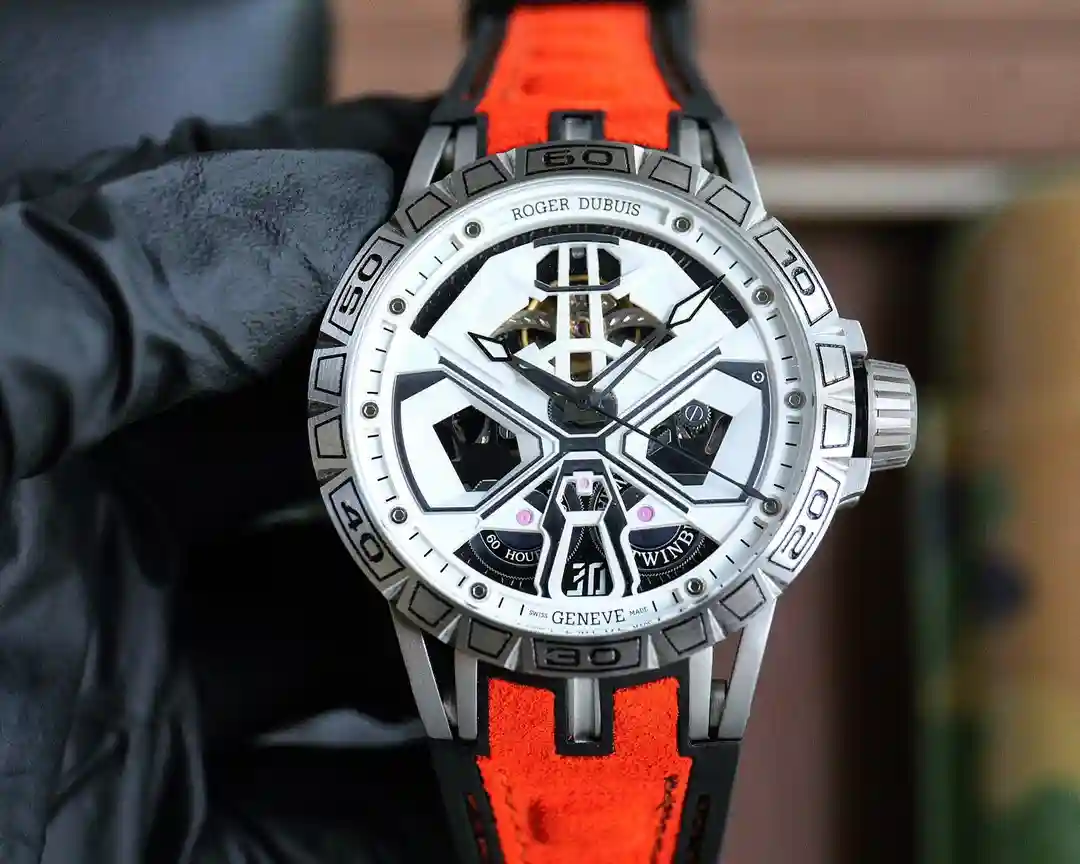General Watches Roger Dubuis white 750 black 770 Watch view 8