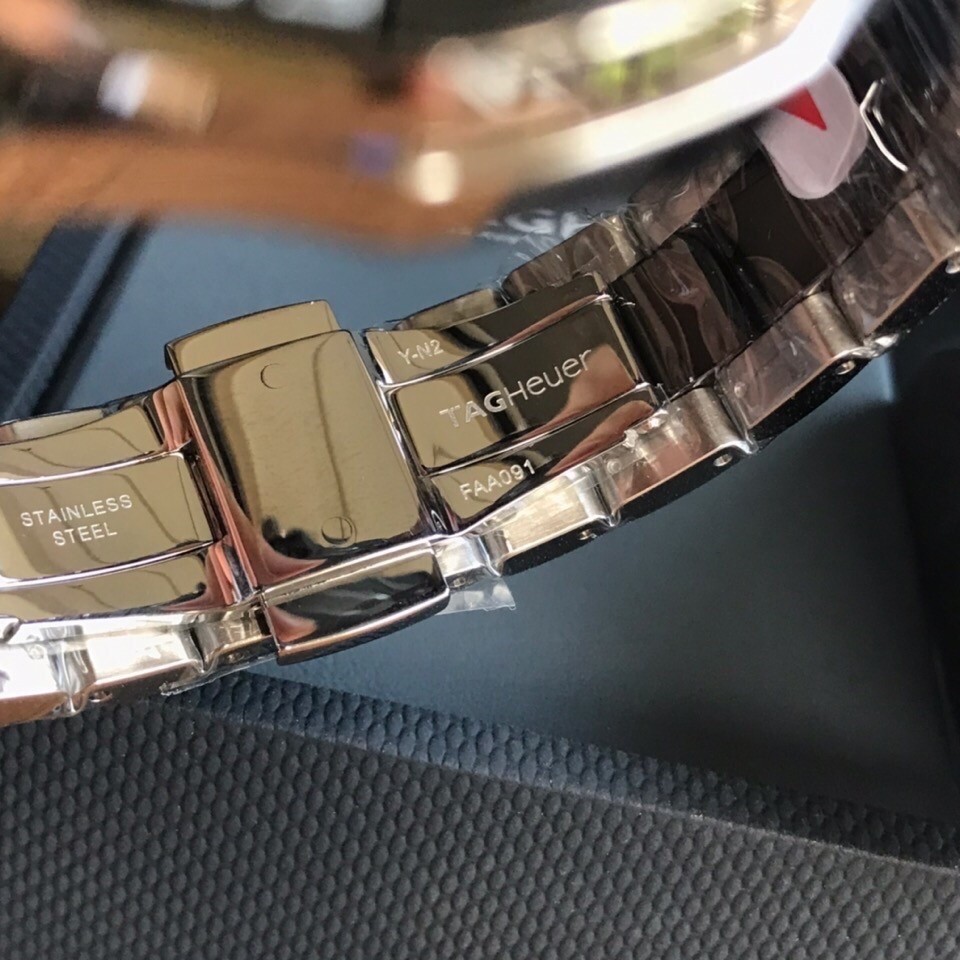 TAG Heuer Aquaracer Ceramic Quartz 35mm Watch view 6
