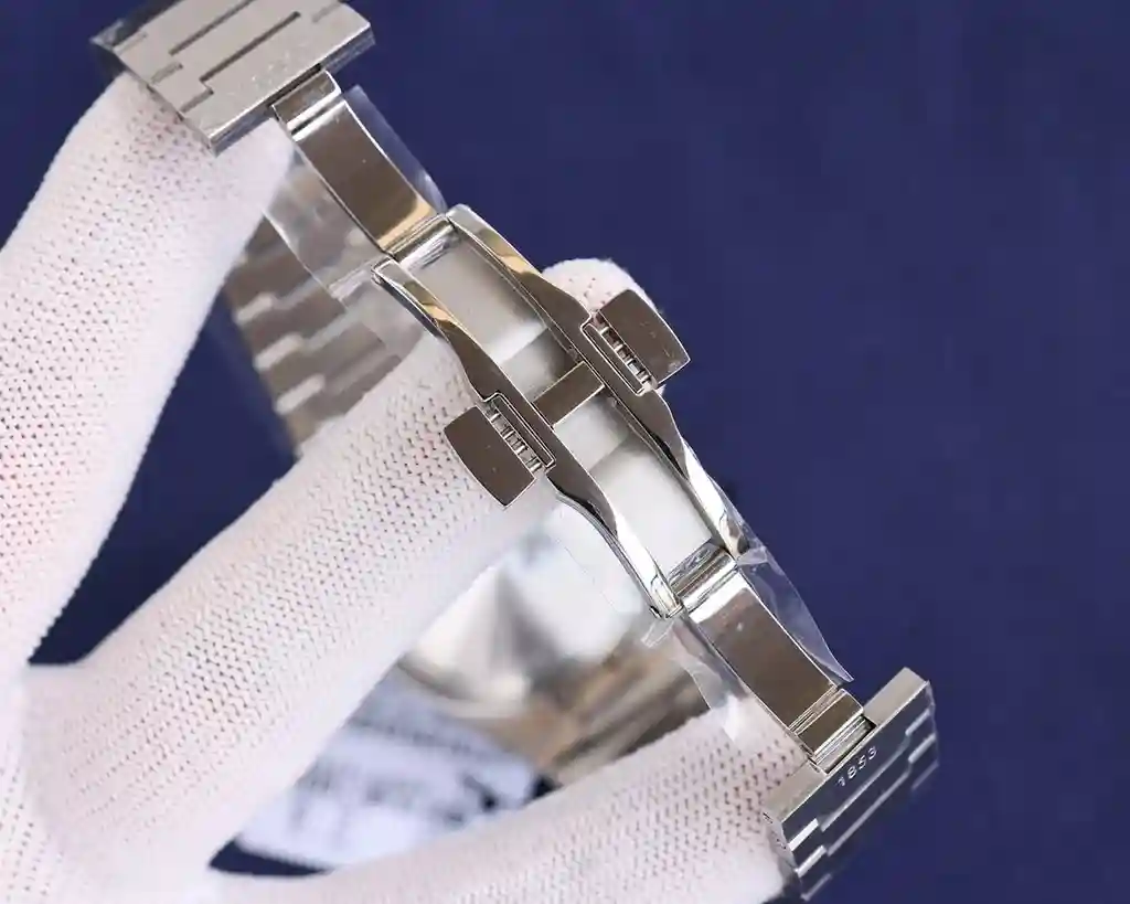 General Watches Tissot white 550 gold 600 Watch view 6