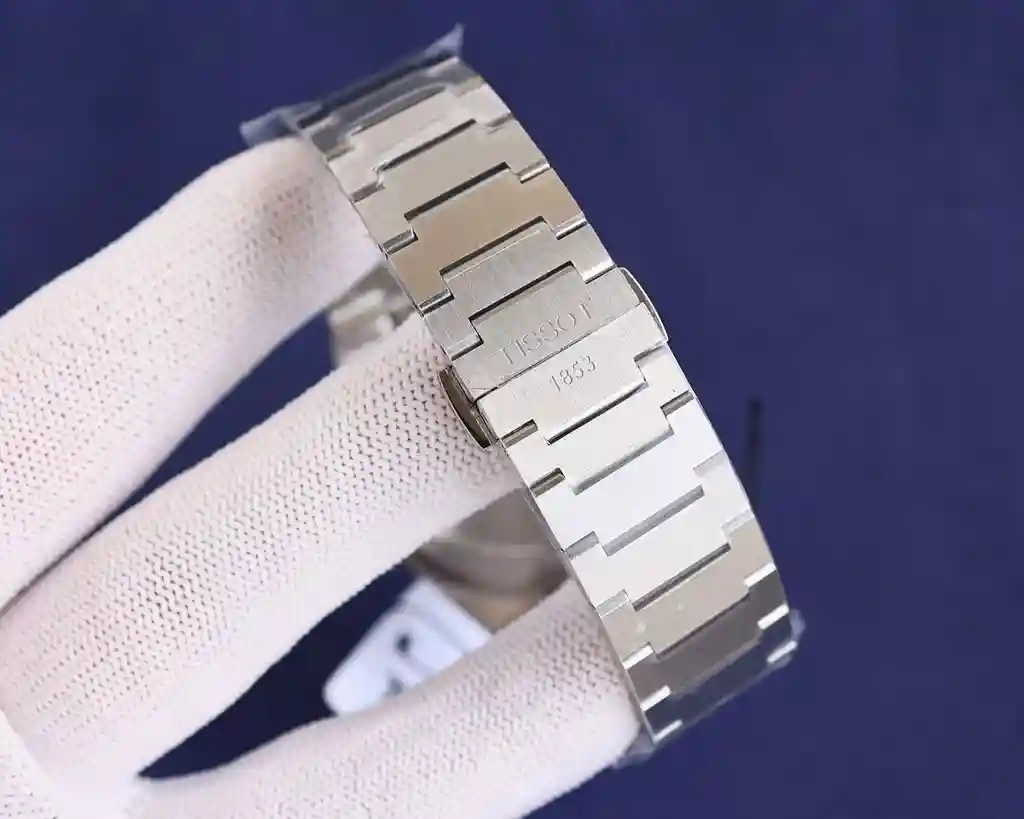 General Watches Tissot white 550 gold 600 Watch view 8